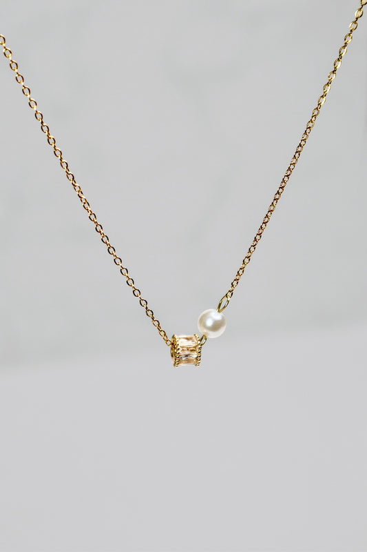 Elegant Pearl Meadow Stainless Steel Necklace – timeless fine jewelry with classic pearl accents